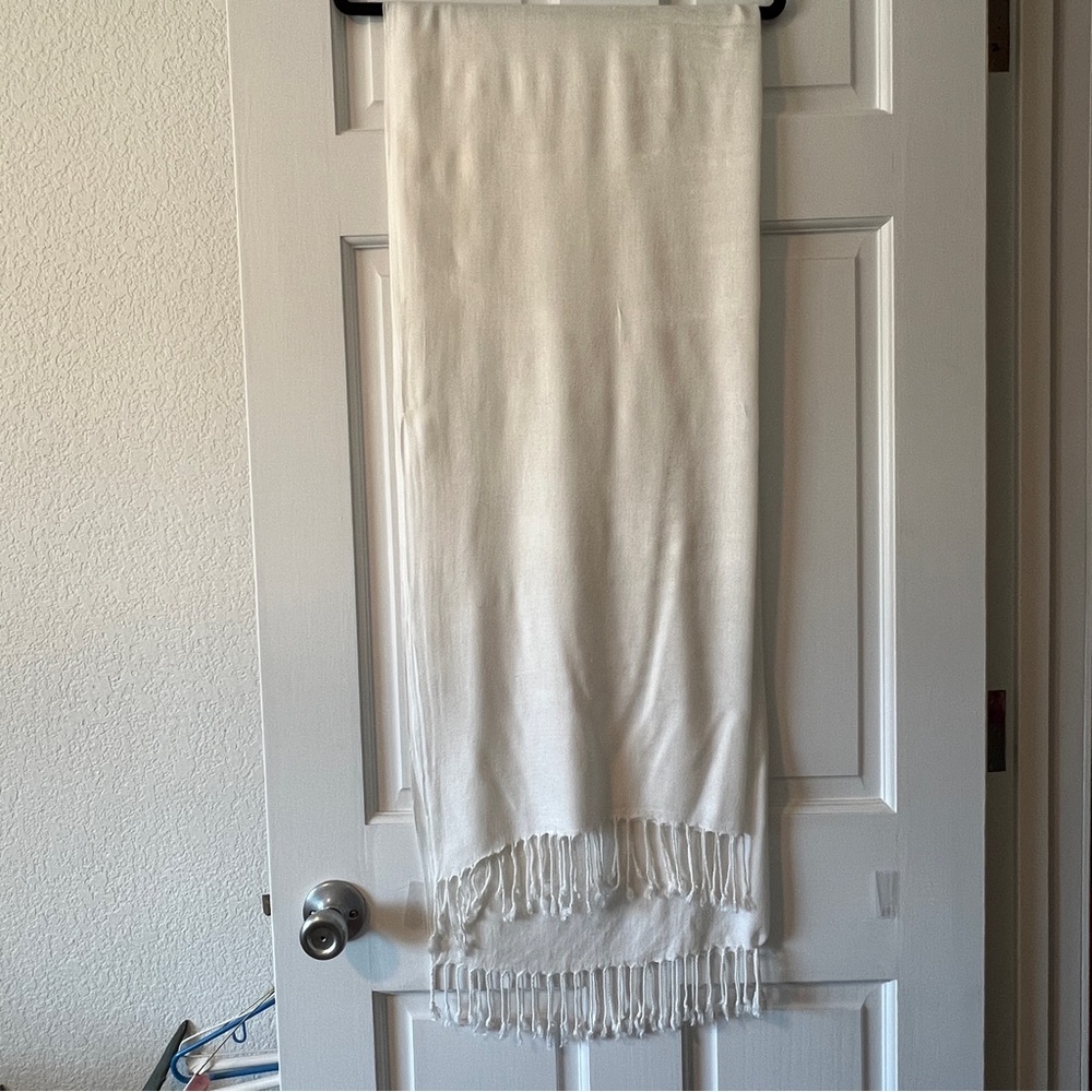 Stylish White Fringe Scarf